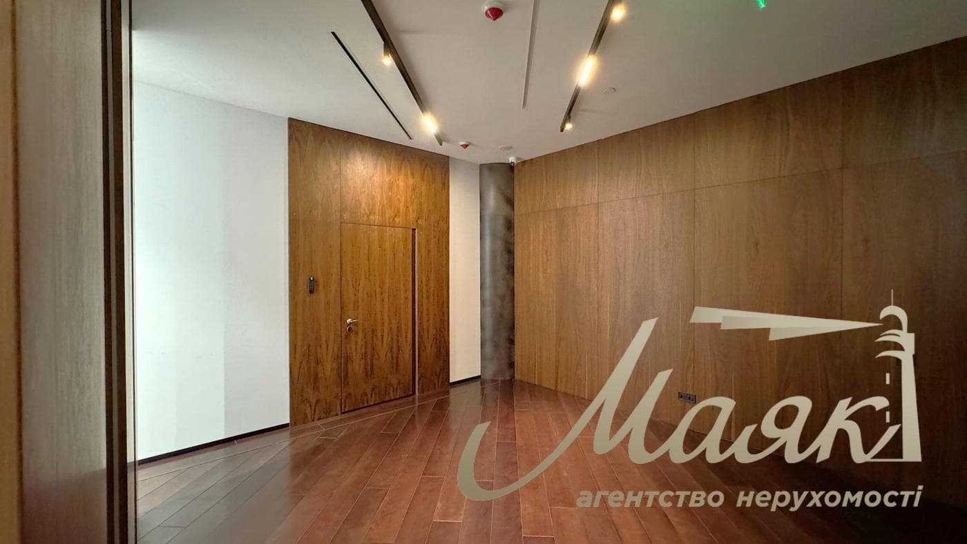577 m² office space for rent in the IQ Business Center, on Bolsunovskaya and Zverinetskaya Streets.