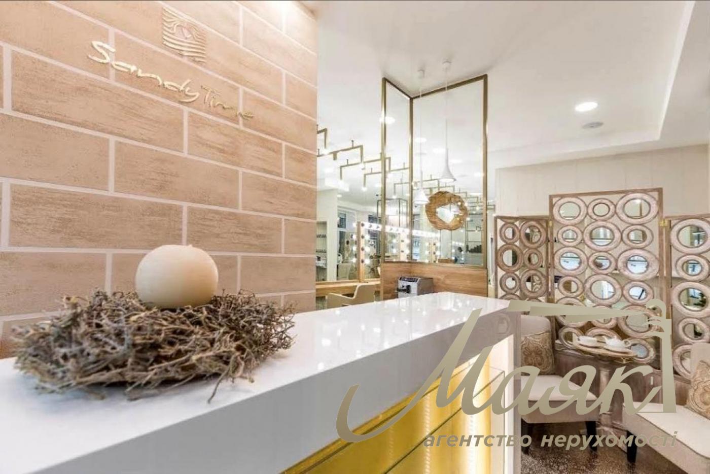 Оренда фасадного комерційного приміщення на Печерську, вул. Панаса Мирного