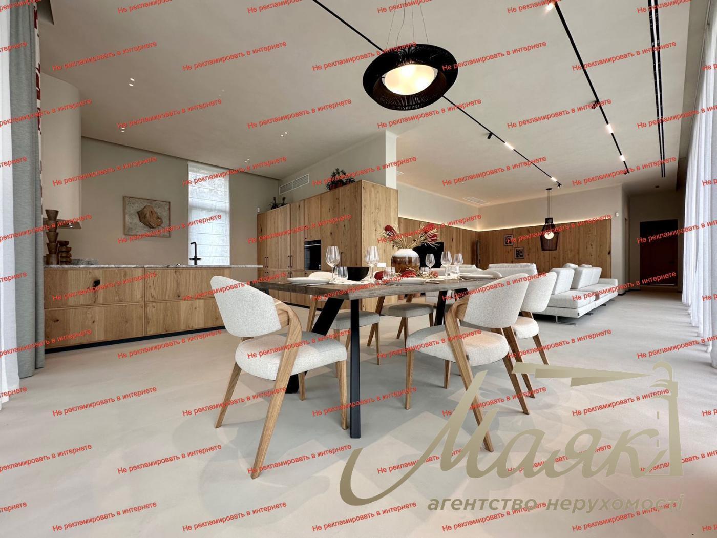 Пропонується на продаж унікальний будинок у Конча-Заспі, село Козин, виконаний у сучасно-етнічному стилі