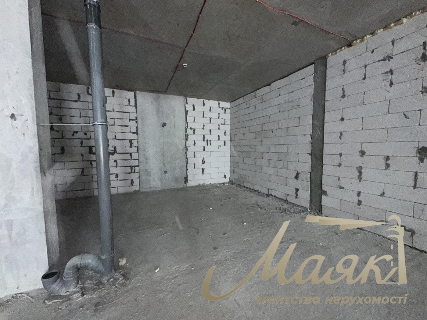Commercial space for sale with 2 entrances (170.9 m²) at 21-A Tsentralnaya St.