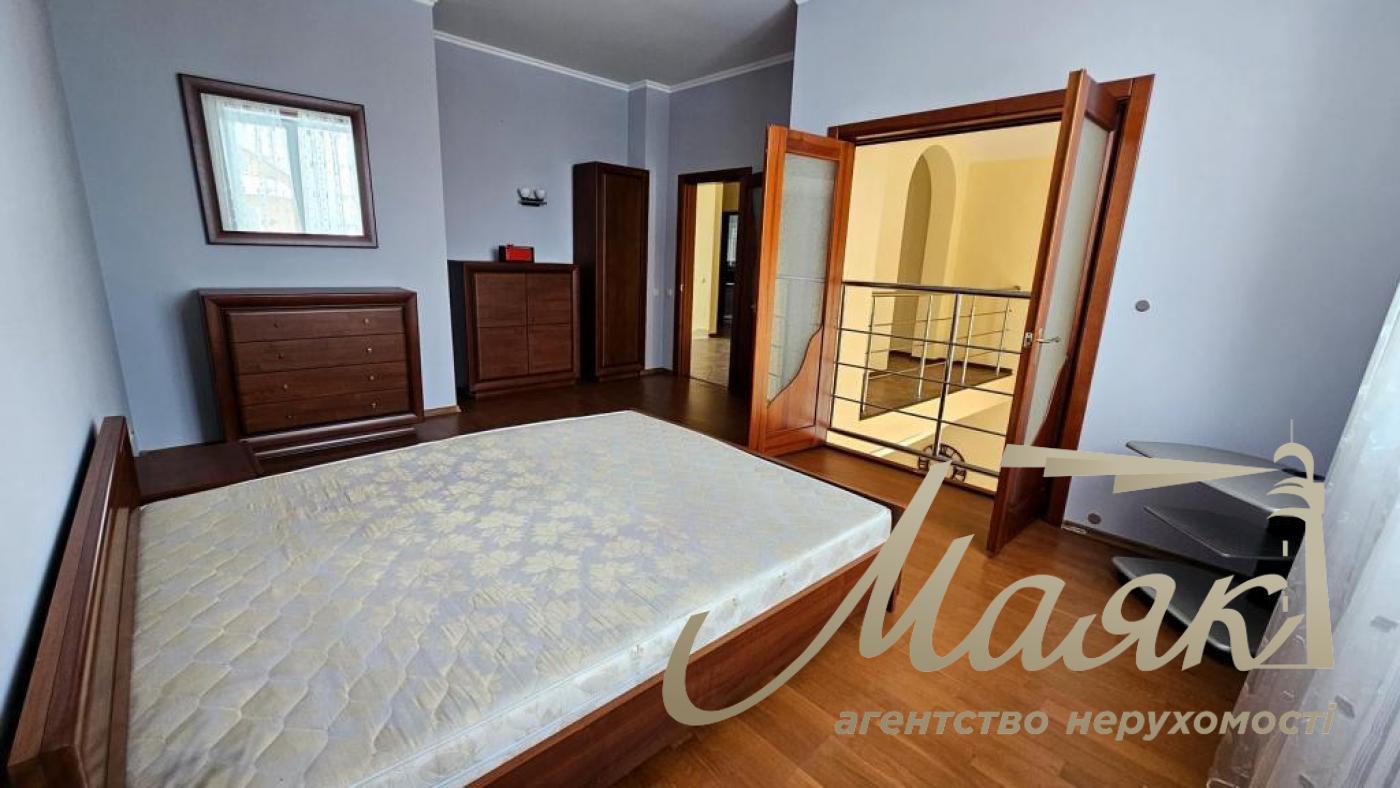 Продаж 2-поверхового будинку 220м2 з ремонтом і меблями в Гатному