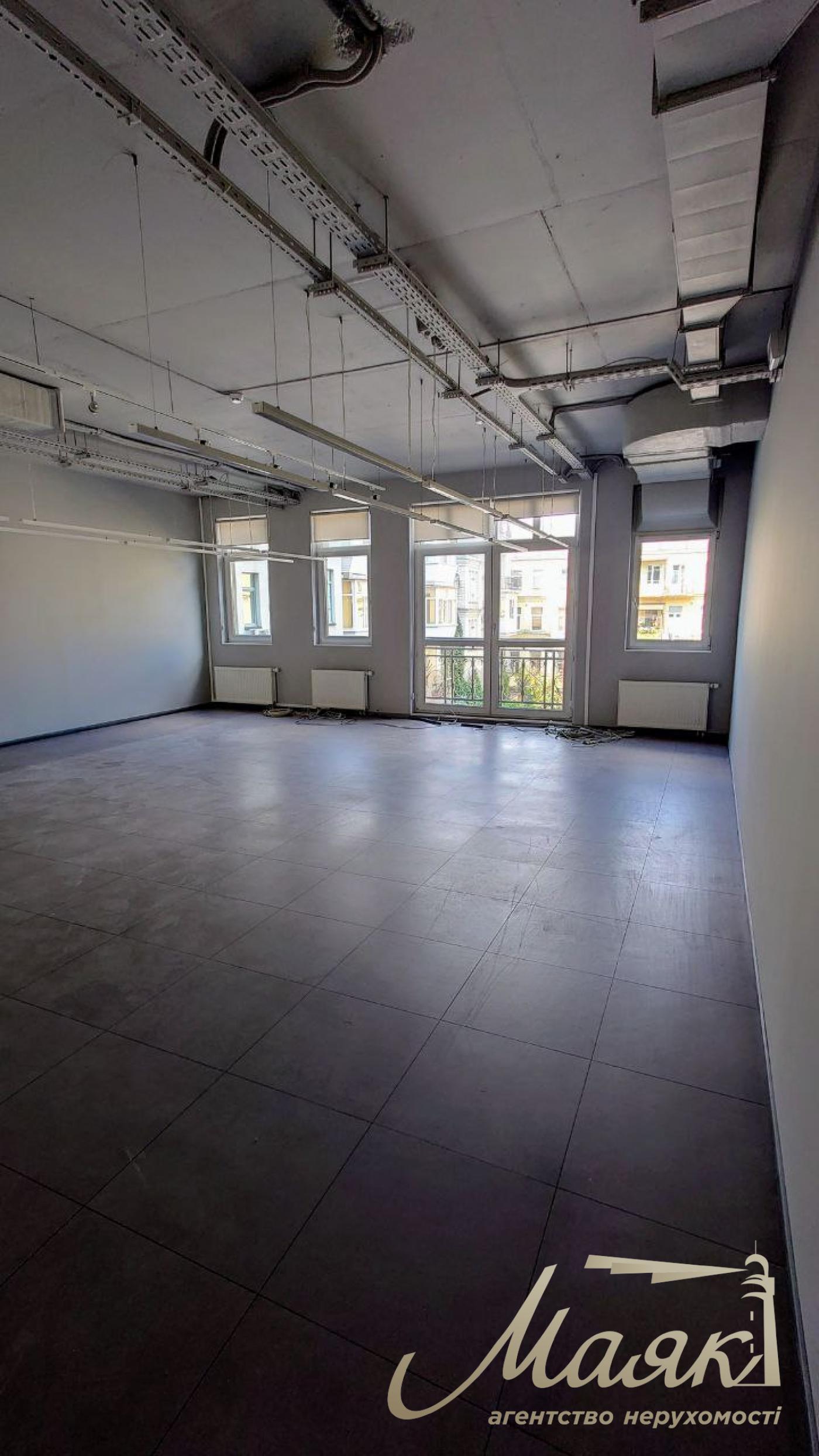 Оренда офісу 521м2 у БЦ на Контрактовій