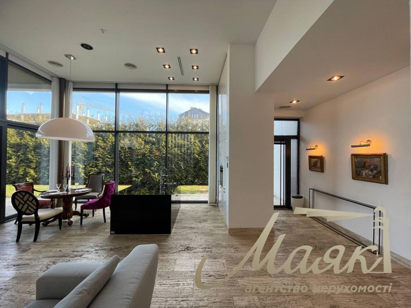 Оренда будинку Лісники- 200 м2 у котеджному містечку Хутір Ясний, з виходом на озеро, 10 соток