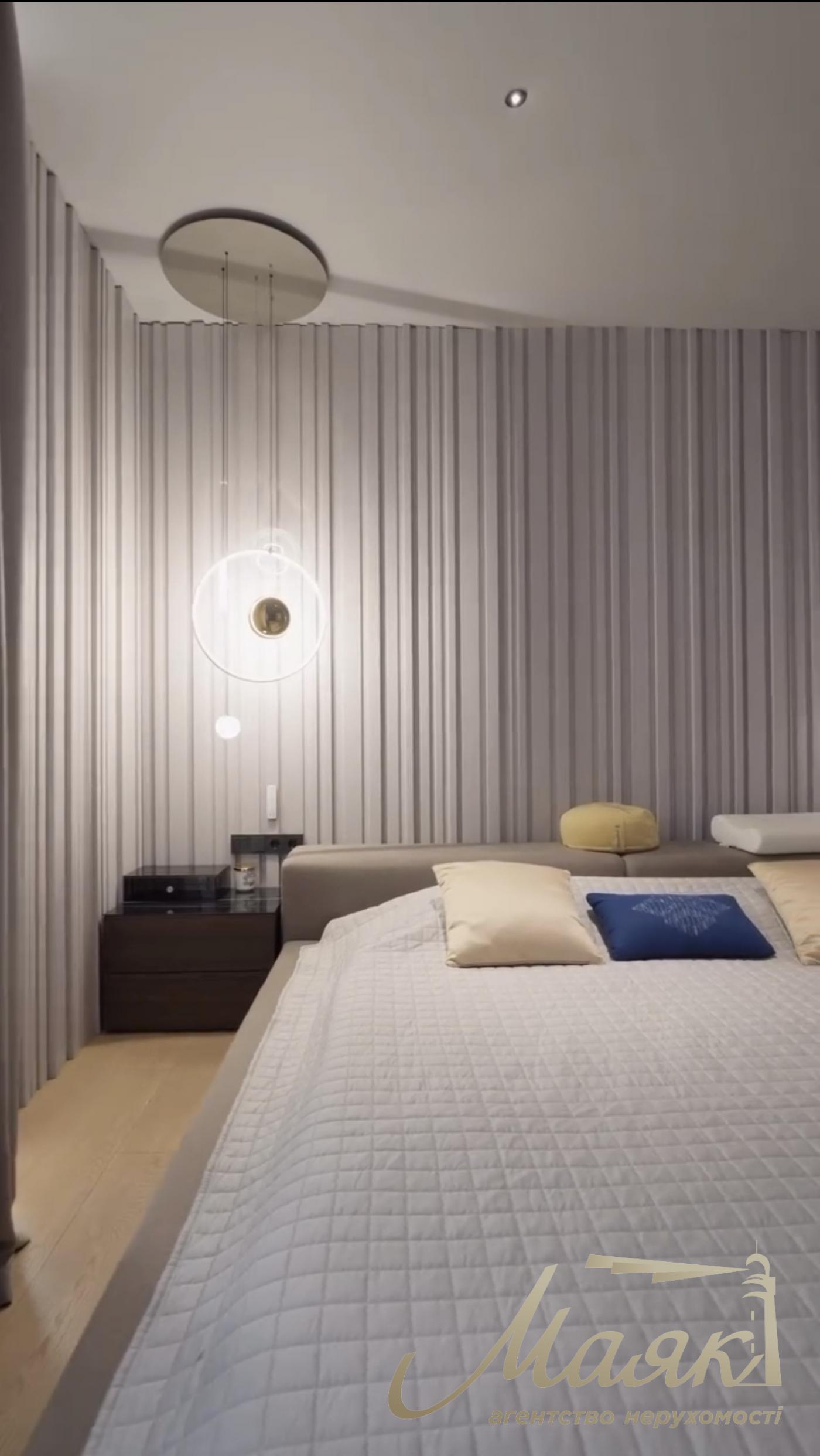 Продажа стильного 5-комнатного дома 377 м² в хуторе Мриги, Конча-Заспа, Голосеевский район Киева