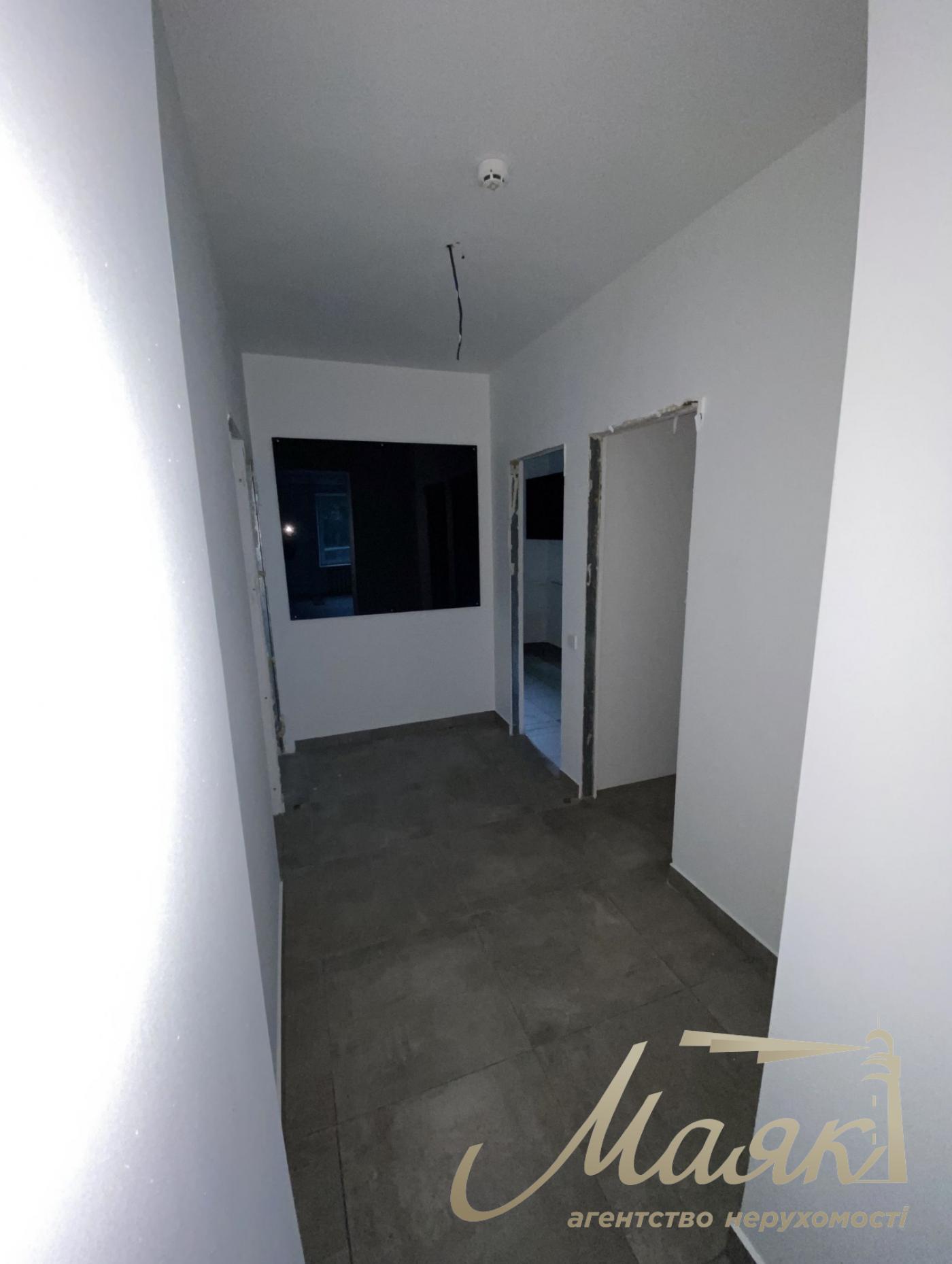 Sale of facade premises with tenant 72m2, Saksaganskogo st., Kyiv center