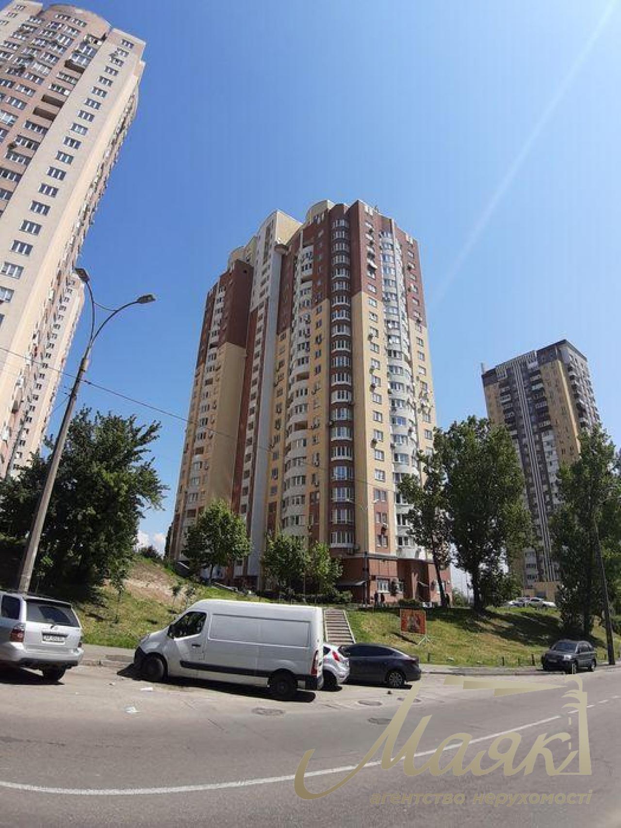 Sale of premises on Levitan street, basement, 80 m2, without renovation