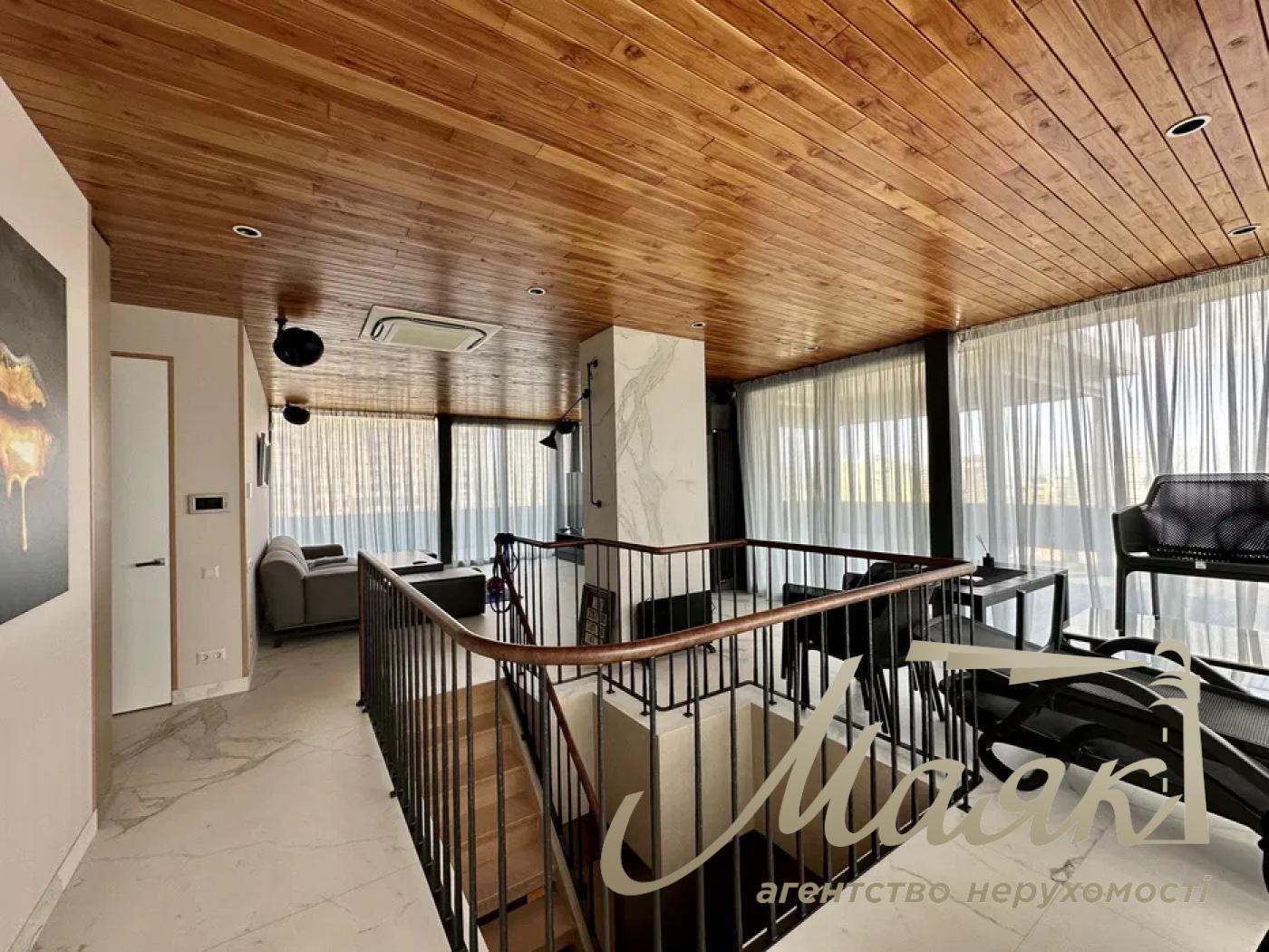 Продаж дворівневої 4к квартири вул. Коновальця, Печерськ