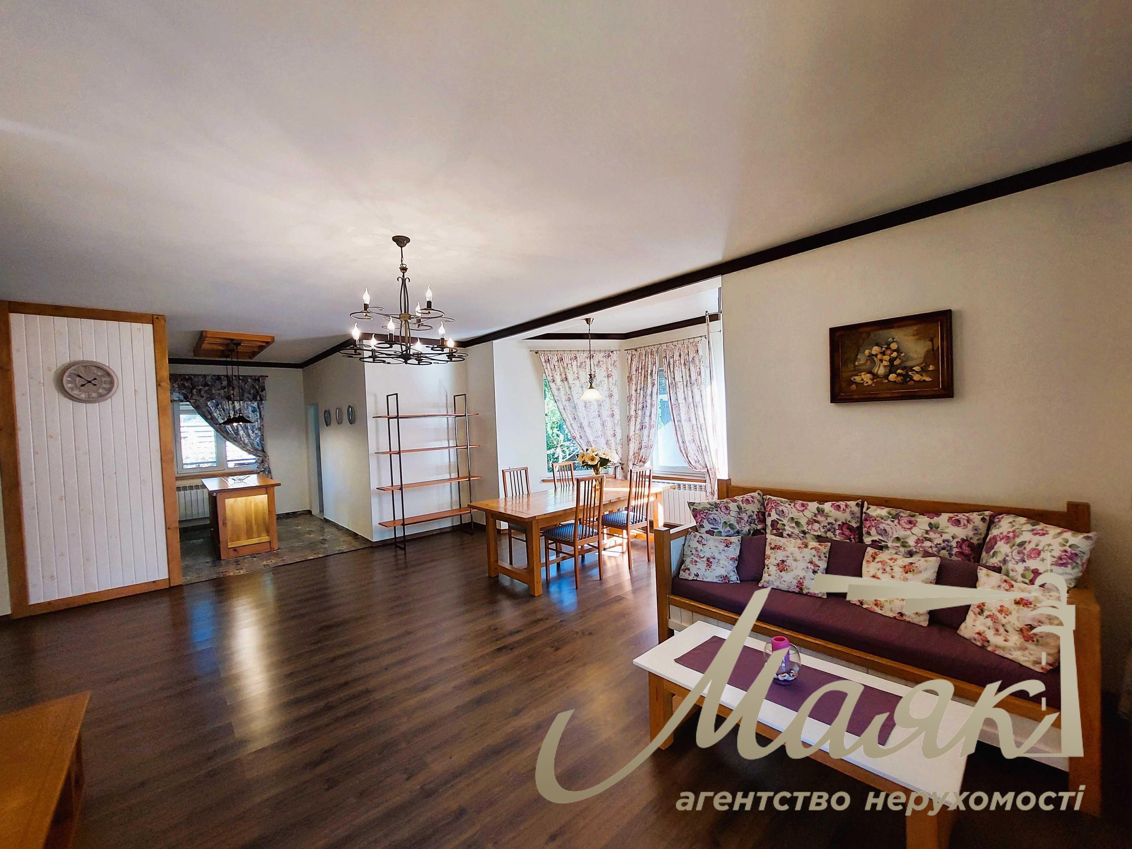 Продаж будинку з ремонтом 147м2 у Лісниках, біля озера.