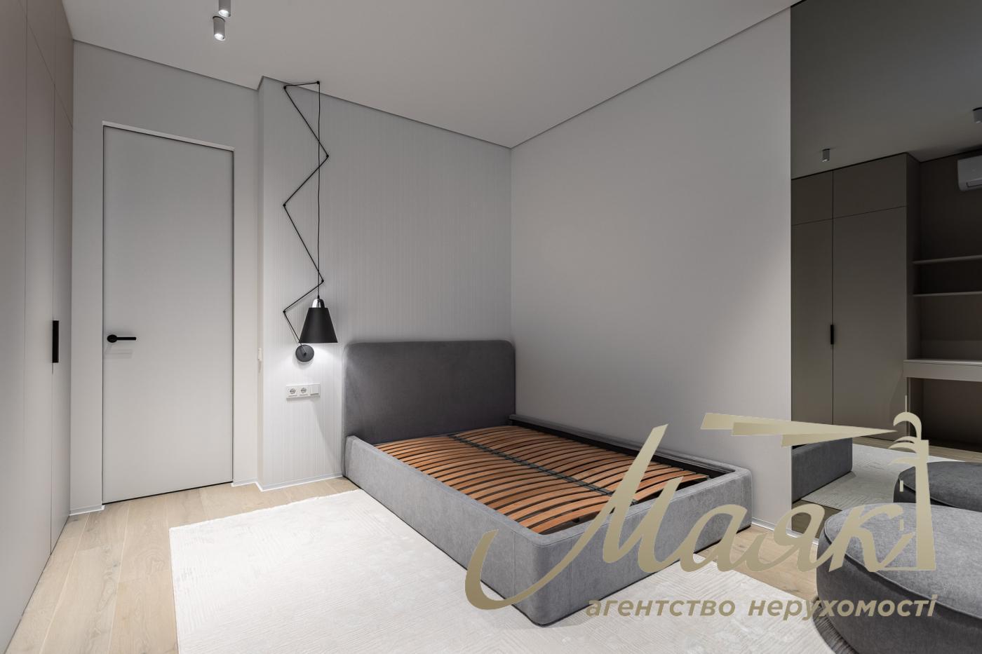 Продаж 4-кімнатної квартири ЖК Новопечерські Липки вул. Верхогляда (Верхогляда)