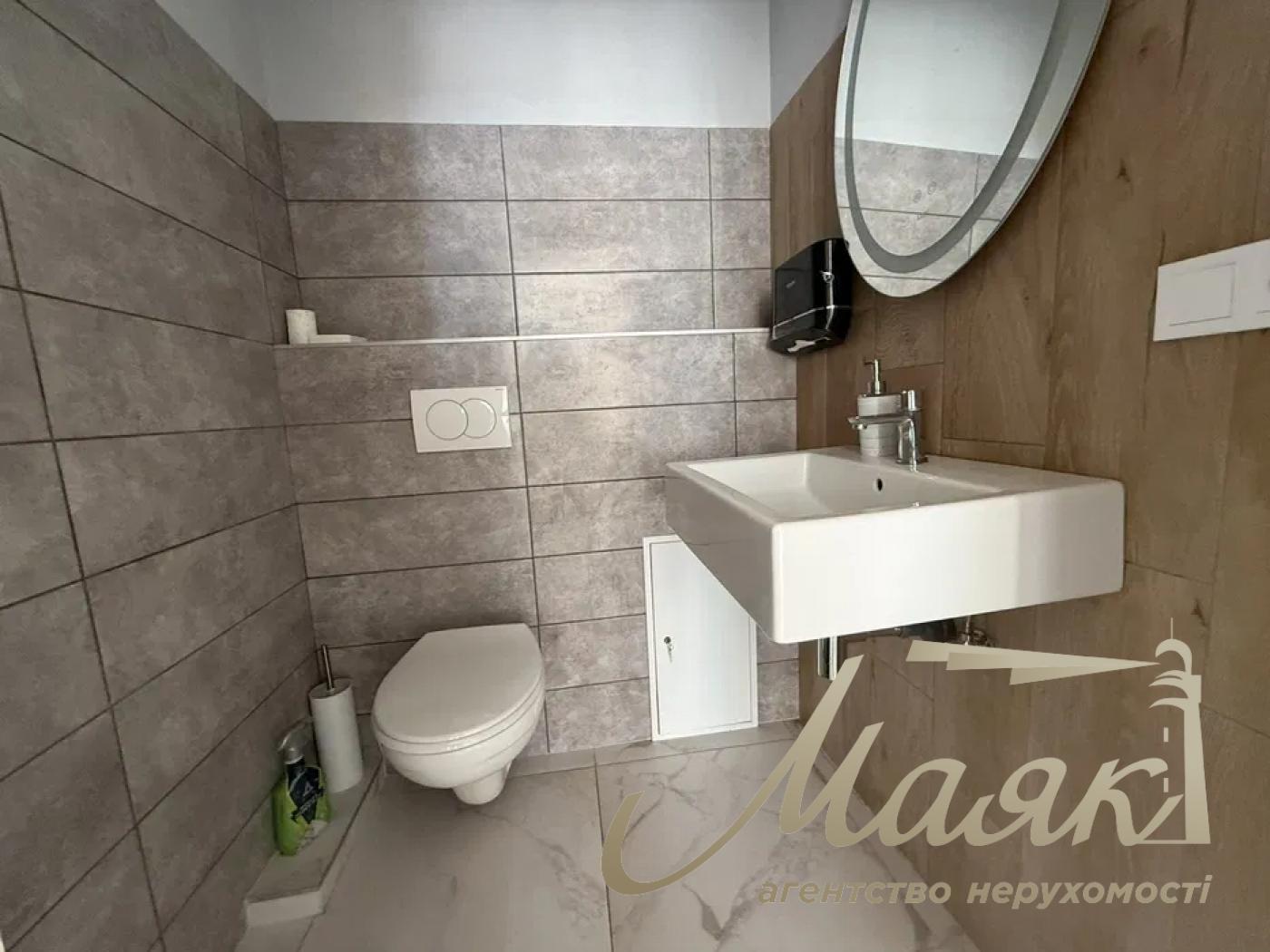 Аренда фасадного помещения 72 м.кв. ЖК Варшавский