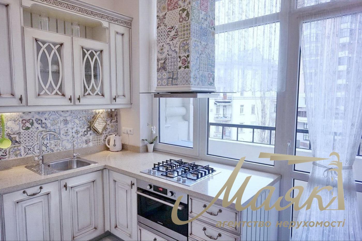 Rent 3-room apartment on Khreshchatyk 23, Center