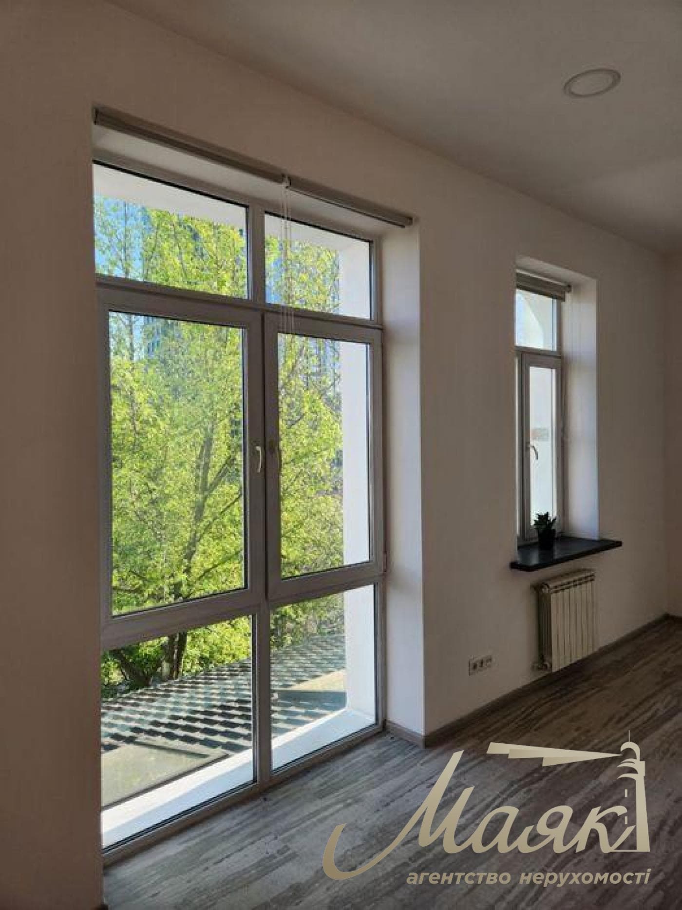 Оренда окремої будівлі площею 620 м², вул. Редутна, Царське Село