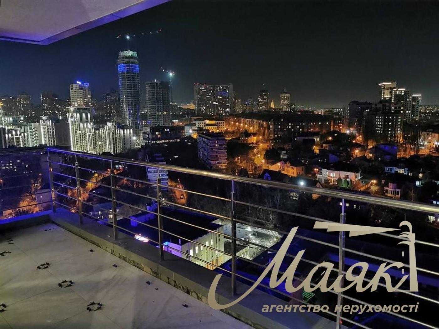 Sale of 4-room apartment 177m2+terrace in residential complex “Central park”