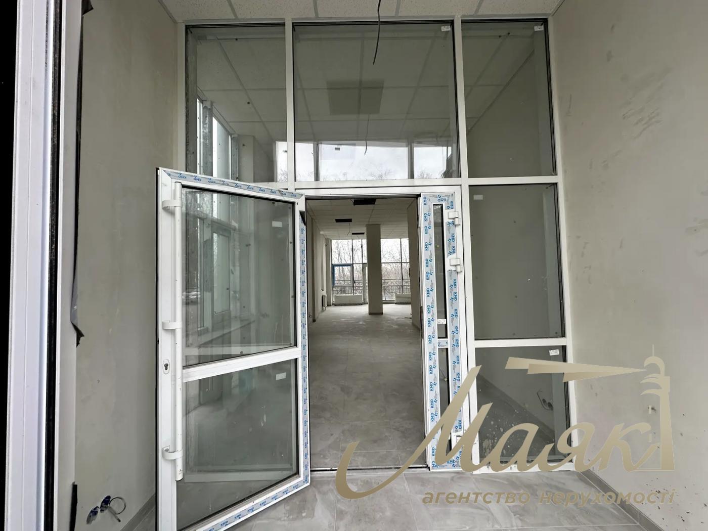 Аренда комерции фасад 202м2 в ЖК Кирилловский Гай, ул. Загоровская 1-Г (Багговутовская).