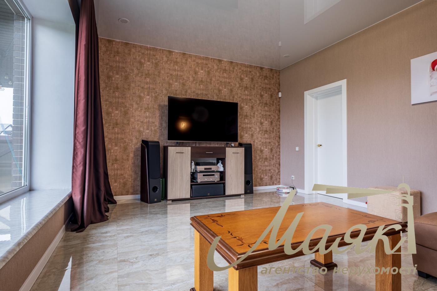 Продажа одноэтажного дома 182.6 м2 в с. Погребы, ул. Пасиченка, Киевская обл, Броварский р-н.