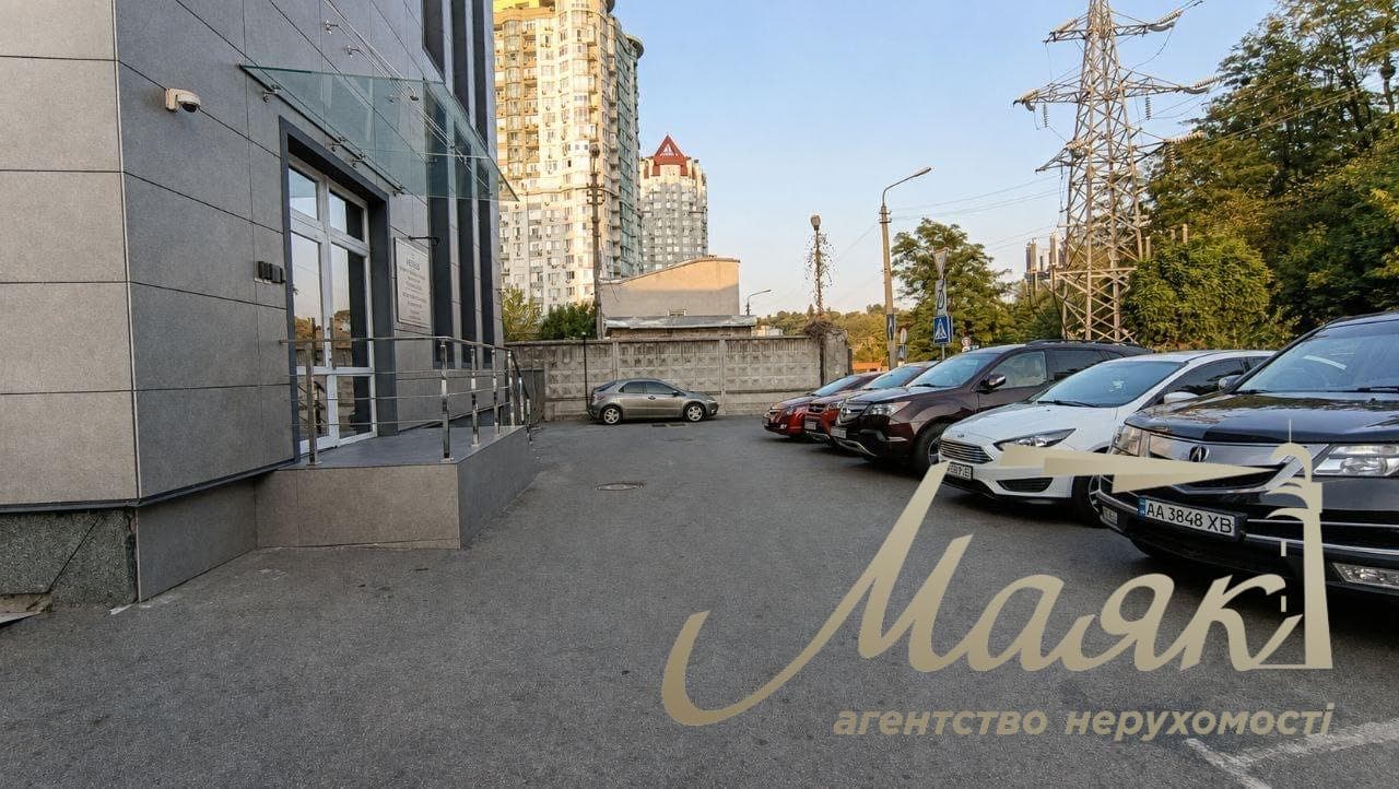 Продаж земельної ділянки (930 м²) за адресою: вул. Г. Шаповала, 10, Солом'янський район