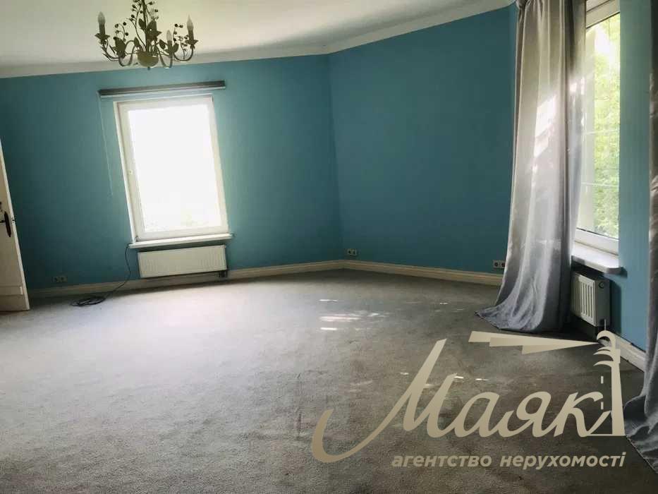 Оренда будинку 1 390 м2 у Голосіївському районі.