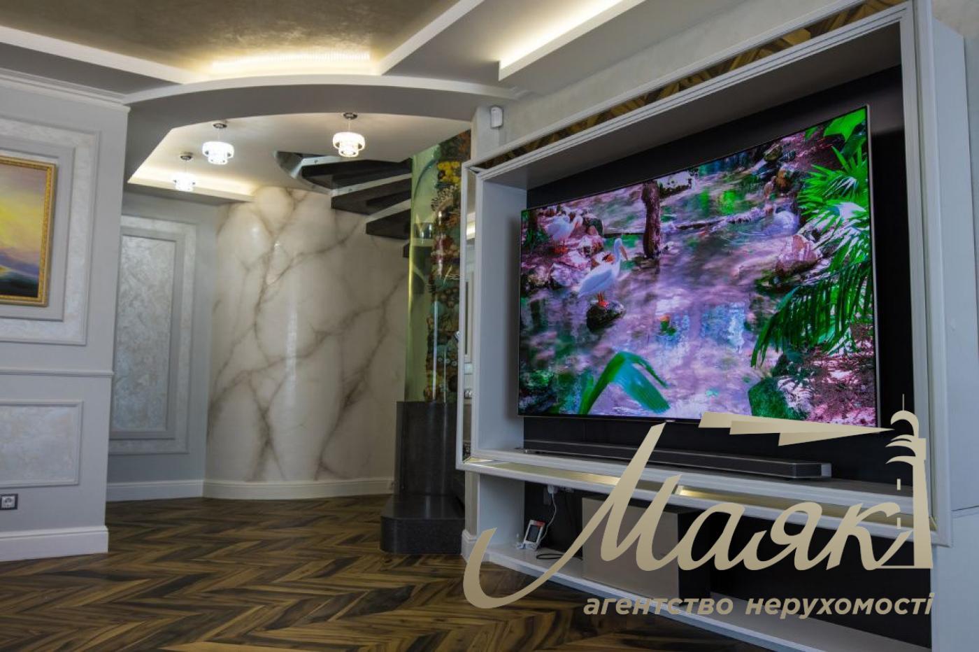 Sale of a penthouse with a view and a terrace of 416 m2 on Dneprovskaya Embankment, Osokorki