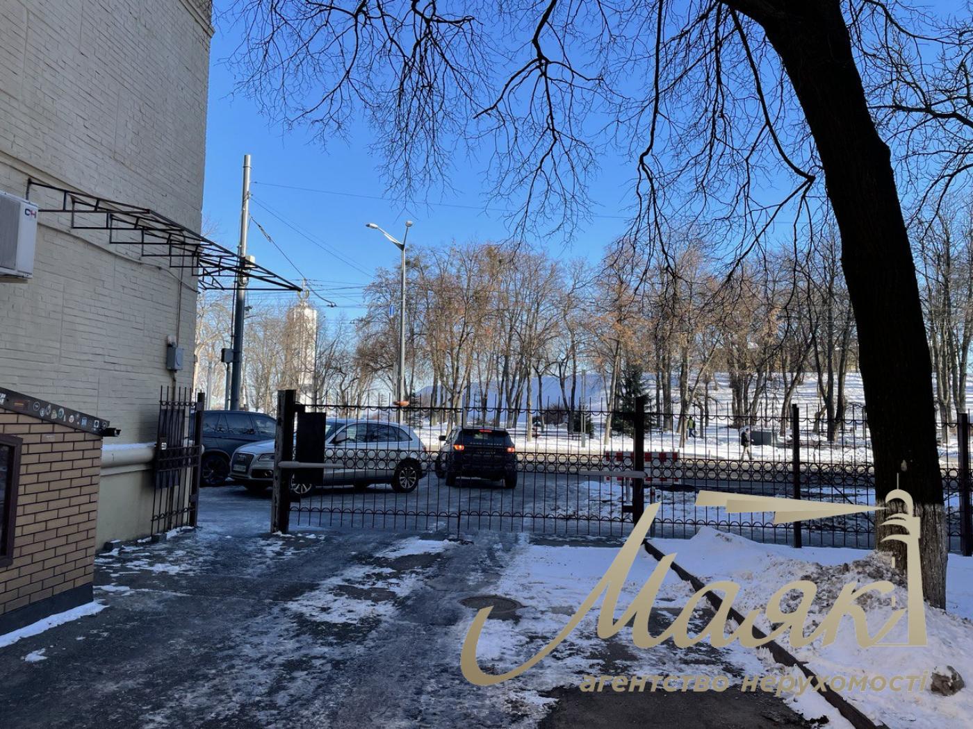 Sale of OSZ opposite the Slavy Park, Lavrskaya St., 8, 100 sq.m.