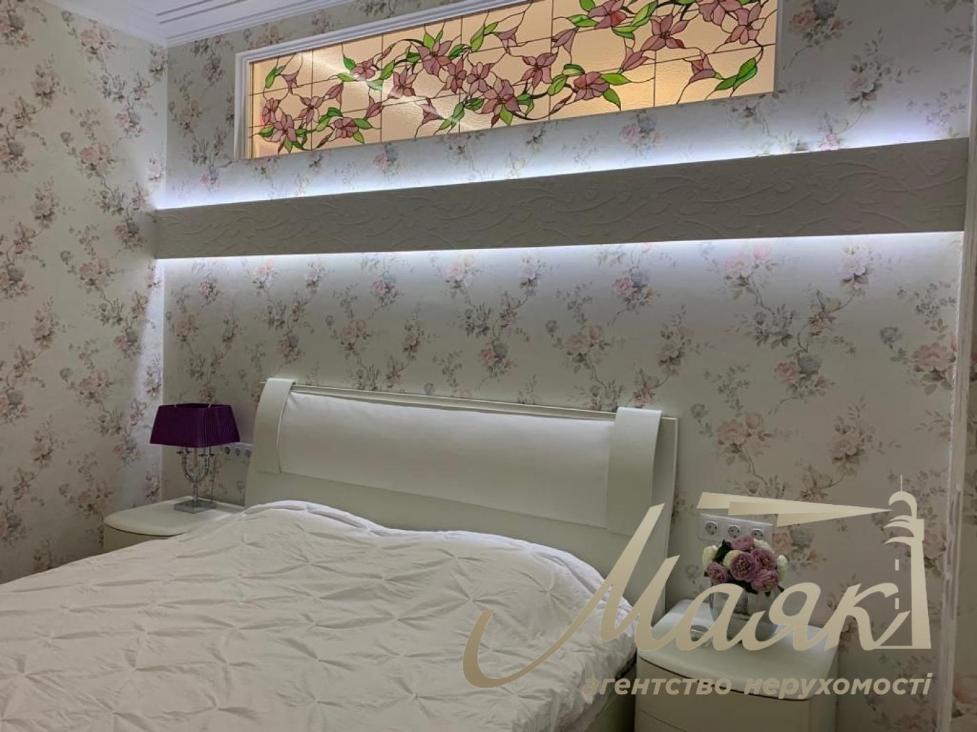 Оренда 3 кімнатної квартири в ЖК Новопечерські Липки, Андрія Верхогляда просп. , 16