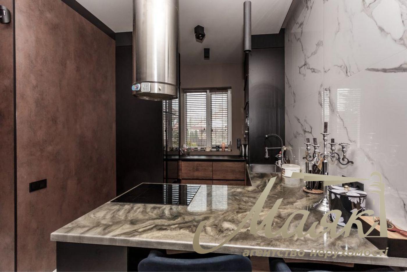 Продаж 2-поверхового будинку 210м2 с.Підгірці, Романків