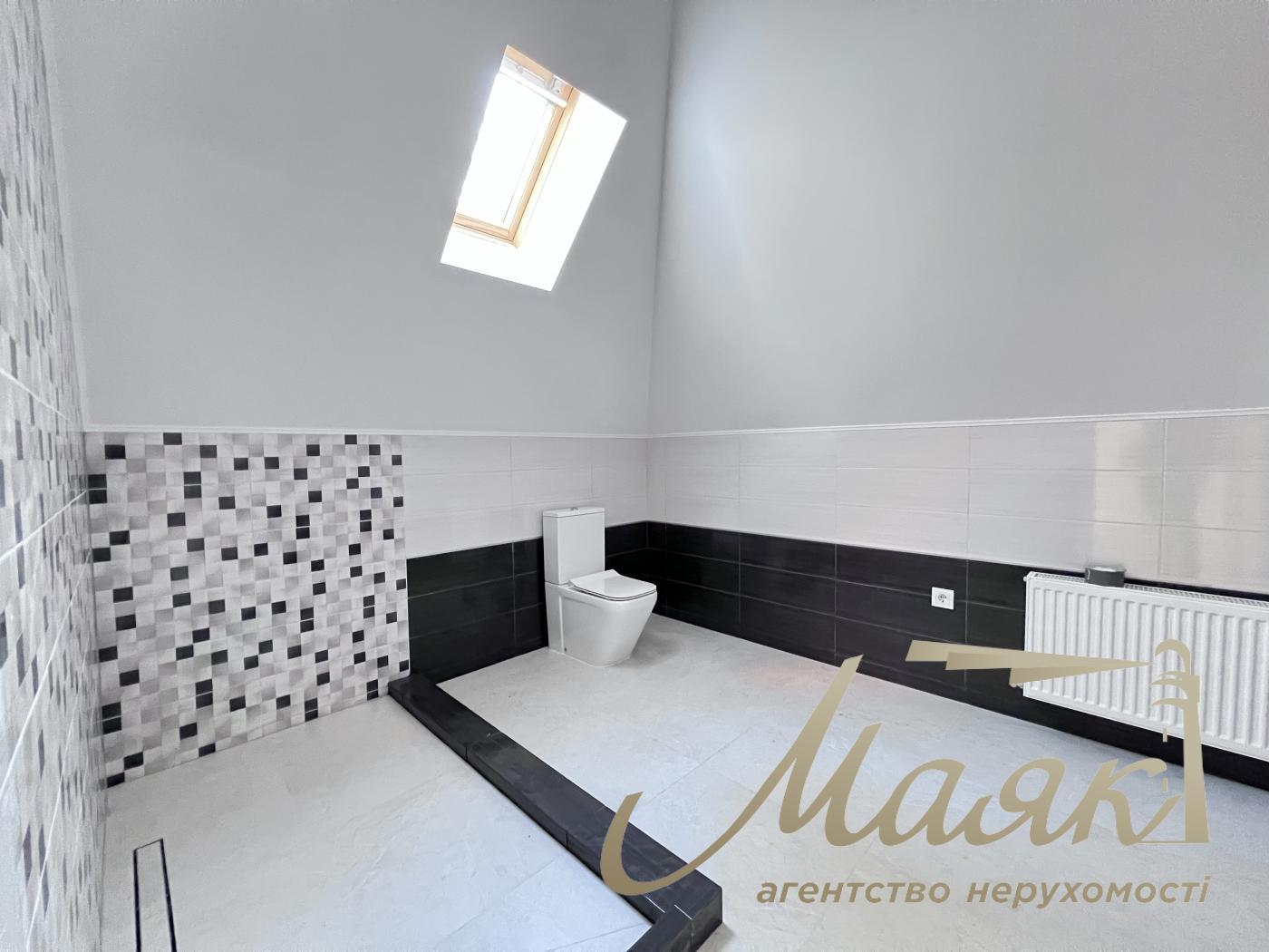 Продаж будинку в закритому КМ AlpenPark серед лісу