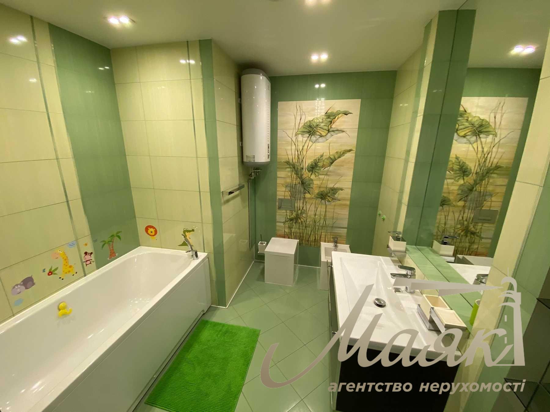 Sale three-level panoramic penthouse 327m2 in Obolonskyi Lipki, Ivasiuk Avenue, Obolon