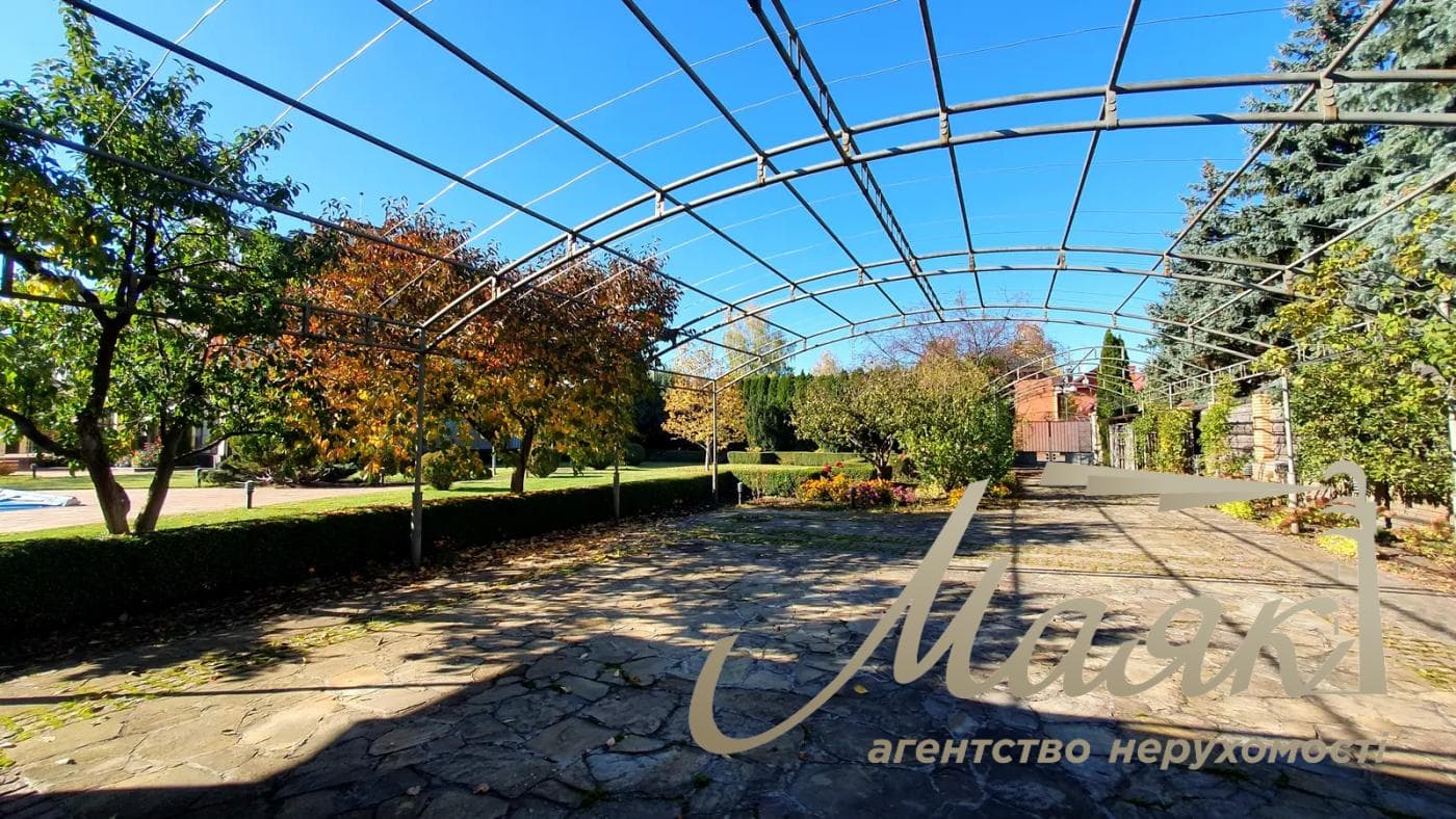 Selling a house on the Dnieper 700m2 in s.Kozin, Dam 2 km with a swimming pool in Kozin/Koncha Zaspa, Obukhiv direction, Kyiv region 45 hectares of land.