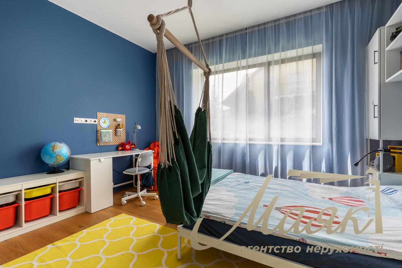 Продаж будинку на Батиєвій горі з розкішним краєвидом, Київ, Центр.