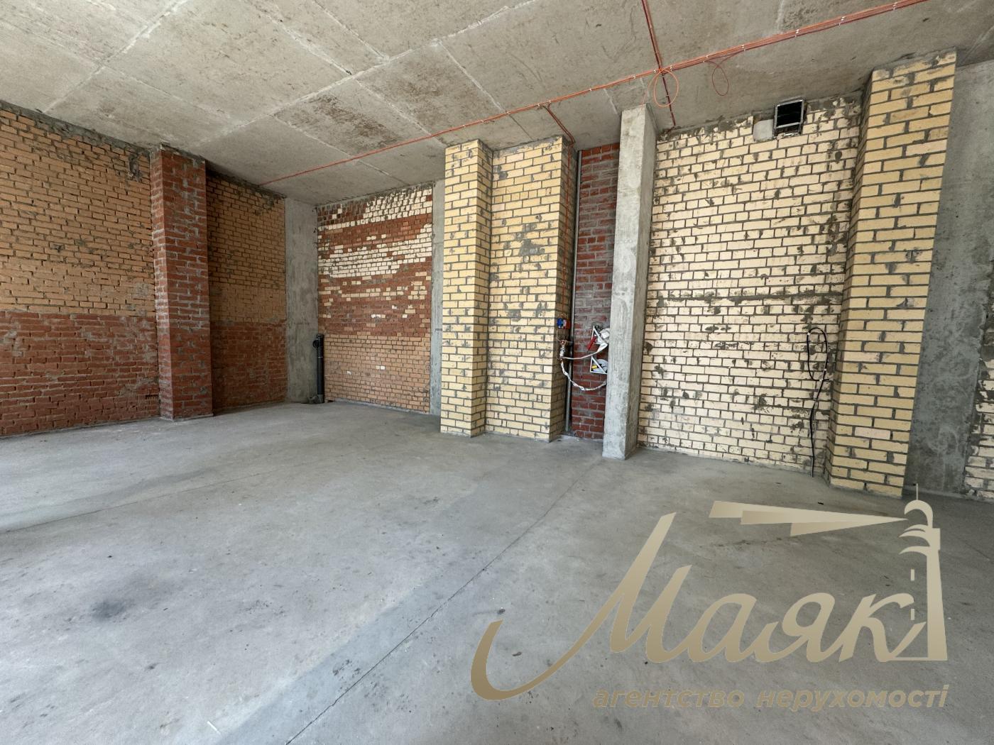 Rent of façade premises 518.3 m² in the residential complex "Suchasny Kvartal", Otradny, Solomyansky district.