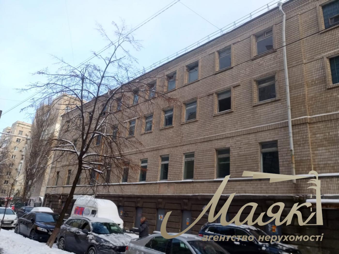 Sale of a building in the center of Kyiv, Levandovskaya street, Pechersk