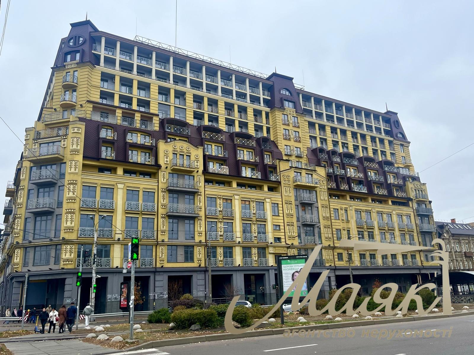 Продажа двухуровневой 1-комнатной квартиры в центре Подола, м. Контрактовая площадь