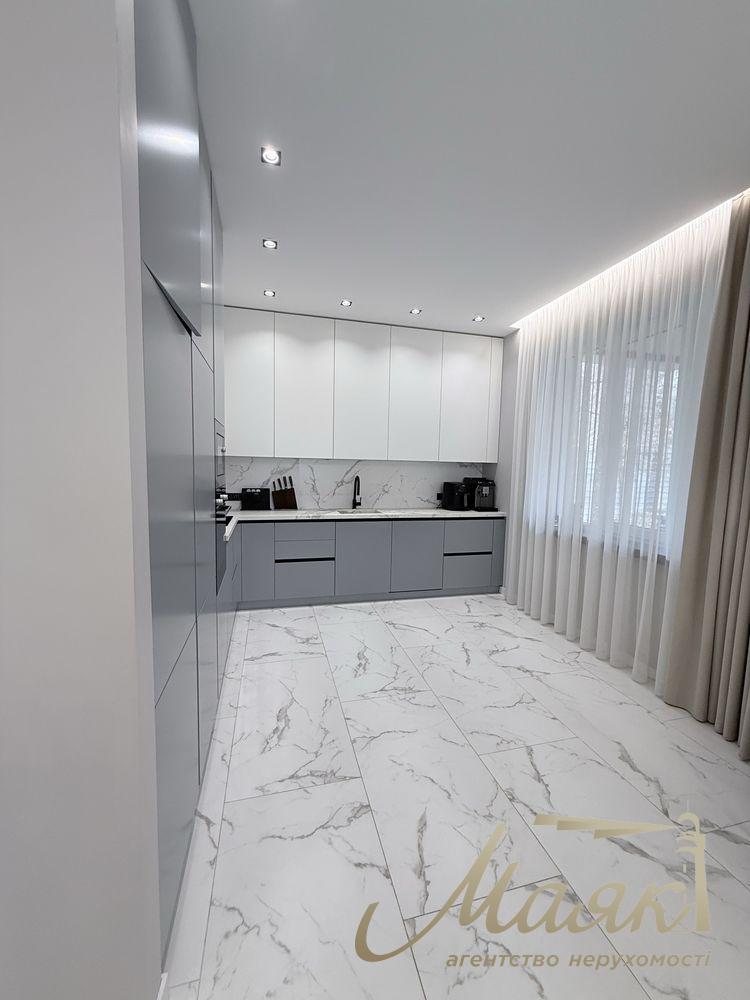 Продаж 2-х поверхового будинку 228м2, КМ Нова Ходосівка, Ходосівка