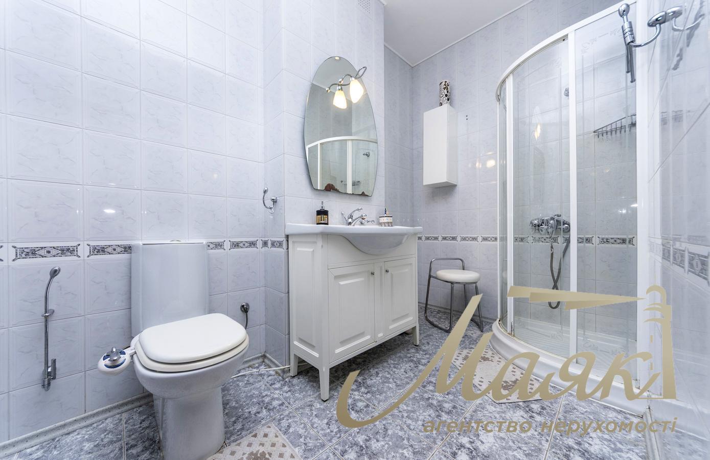 Продажа элитного дома 631м2 в Киеве, Голосеевский р-н, с.Вита-Литовская, пров. Залужный