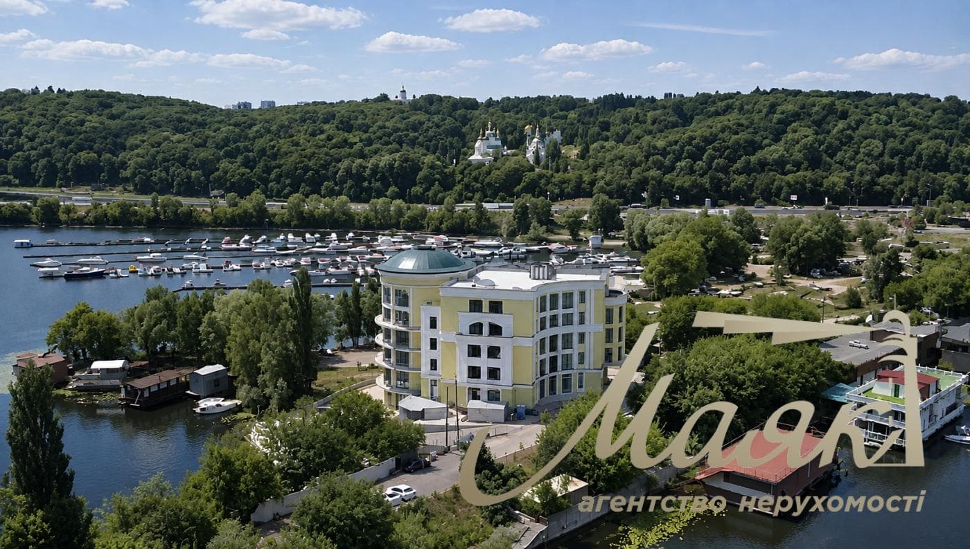 Продаж окремої комерційної будівлі площею 4 106 м² на Печерську, Набережно-Печерська дорога