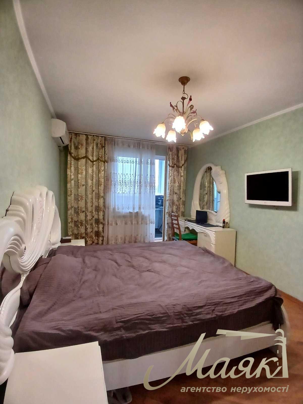For sale 3k apartment, 110m2, vul.Akhmatovaї, 43
