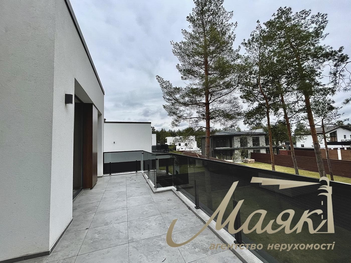 Rent a 150-square-meter two-story house in the “GoldFish” residential complex, Lebedevka, Vyshgorod District