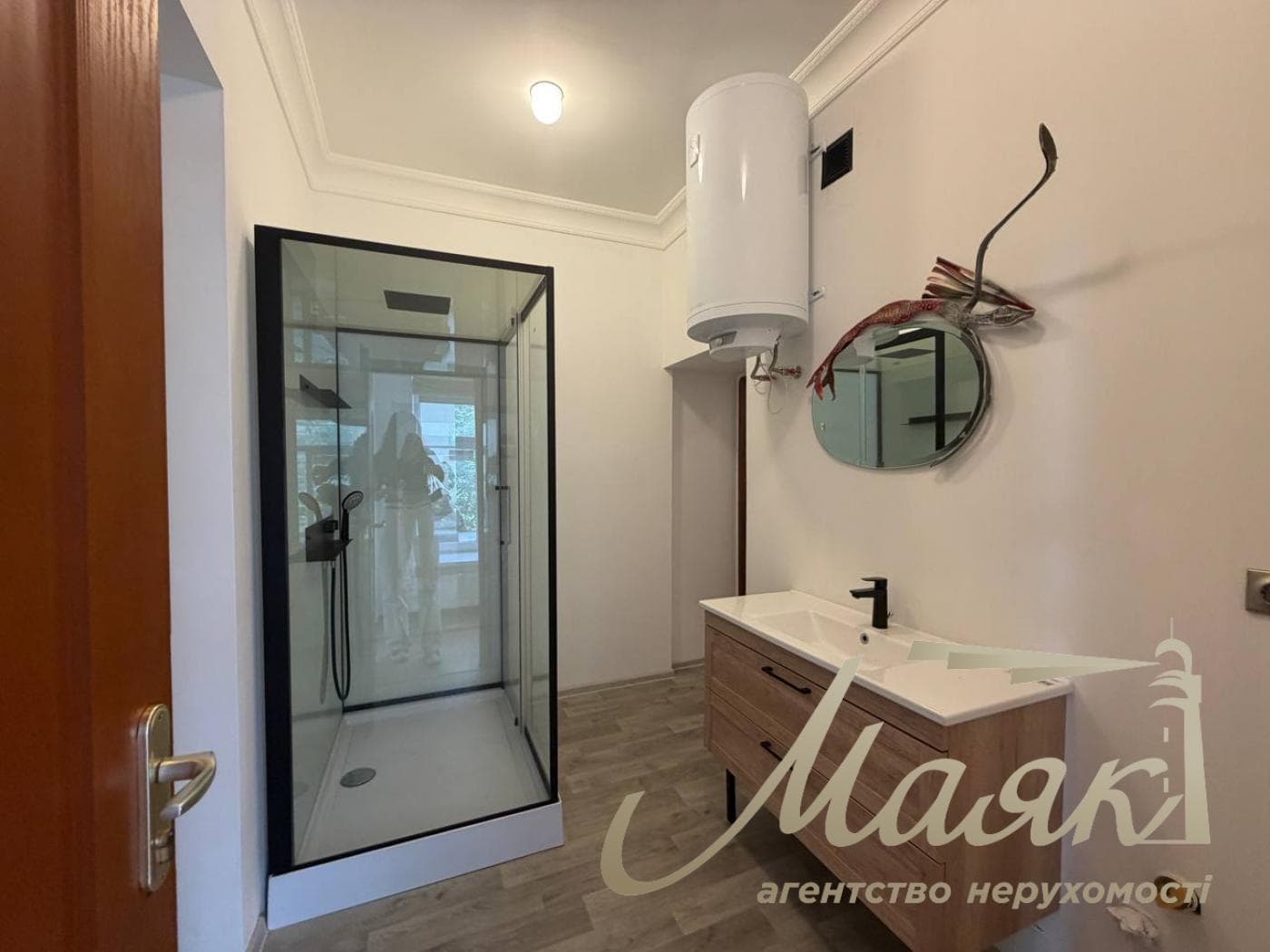 90-square-meter office for rent at 16 Lyuteranskaya St., Lipki, Khreshchatyk.