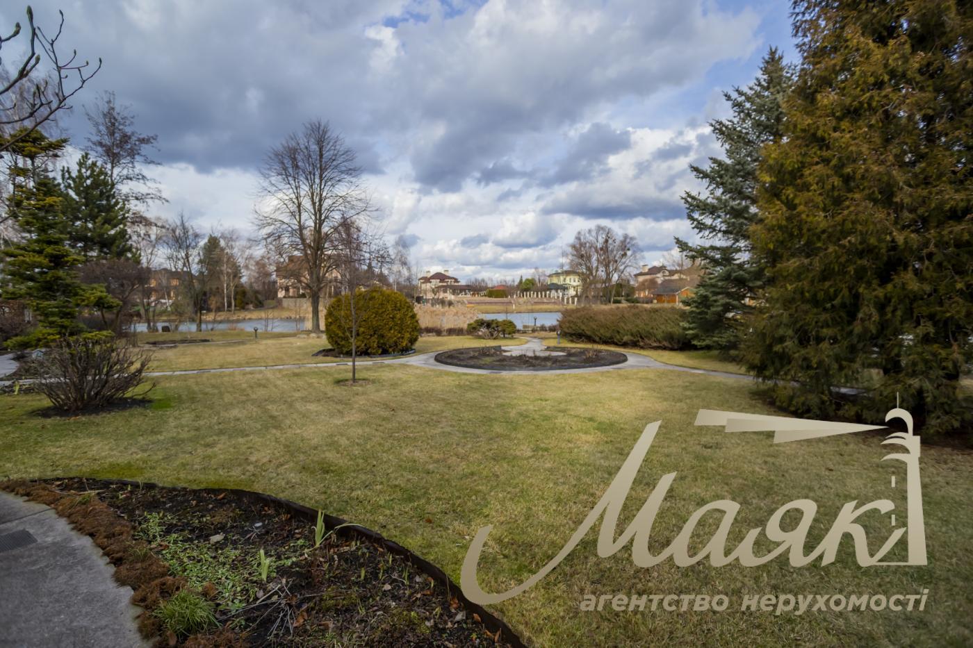 Sale of a house in the residential complex "Golden Gate", Kozin village.