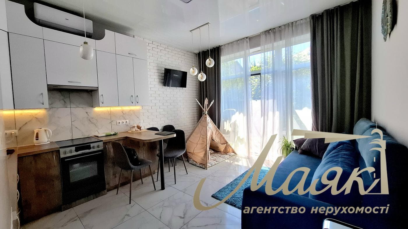Продаж 1 поверхового таунхауса з ділянкою на 2 сотки, 40 кв. м2 метро Славутич