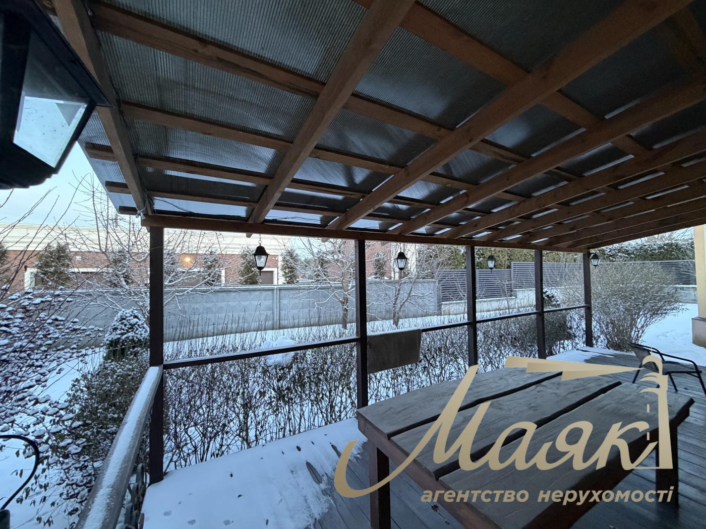 House for rent 300m2 in Kozin village, ulitsa Nova, in Montana Village.