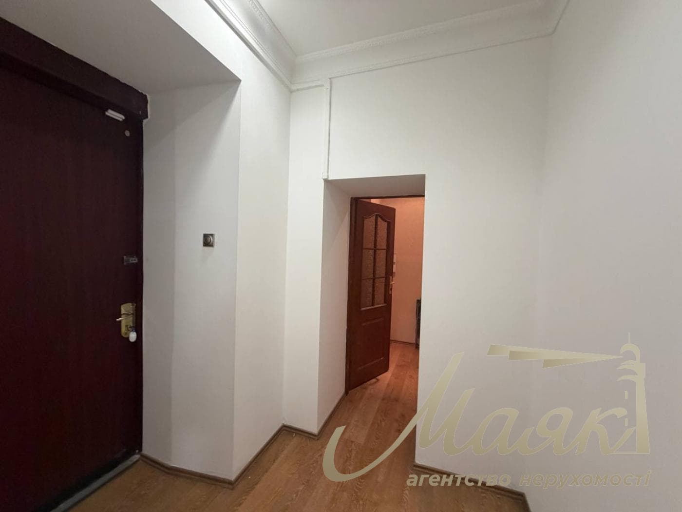 90-square-meter office for rent at 16 Lyuteranskaya St., Lipki, Khreshchatyk.