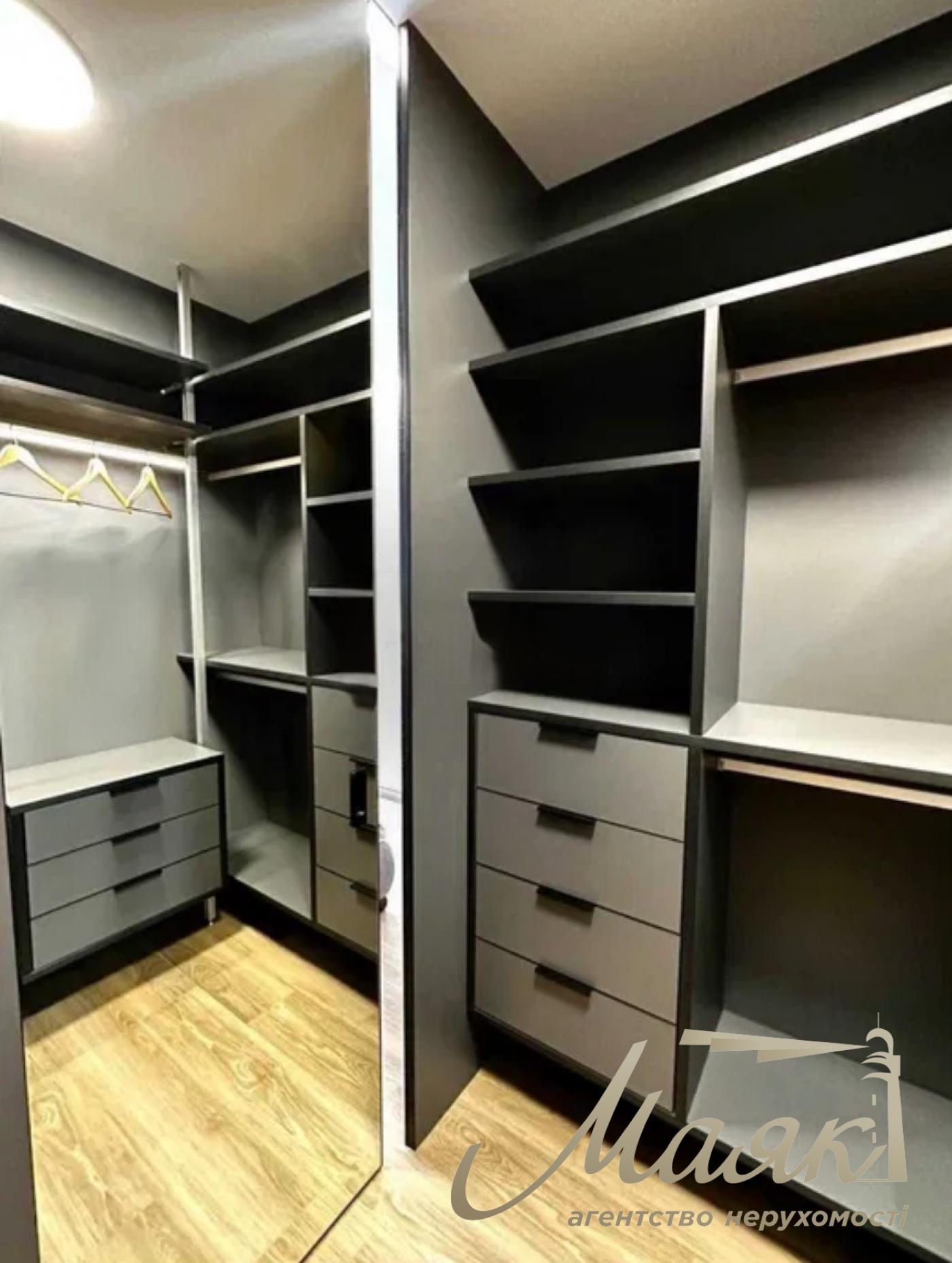 For sale view apartment 50m2 in the LCD "French Quarter 2" str. Predslavinskaya with a view of Pechersk.