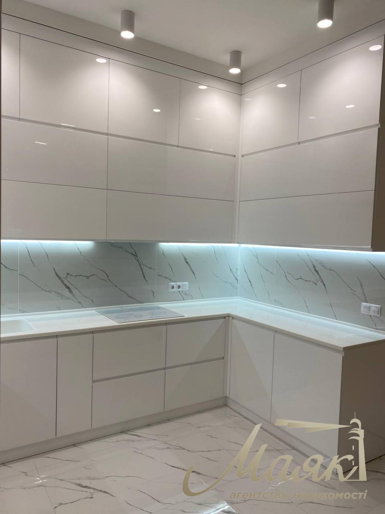 Продаж 3к квартири 97м2 з дизайнерським ремонтом у ЖК River Stone Рівер Стоун