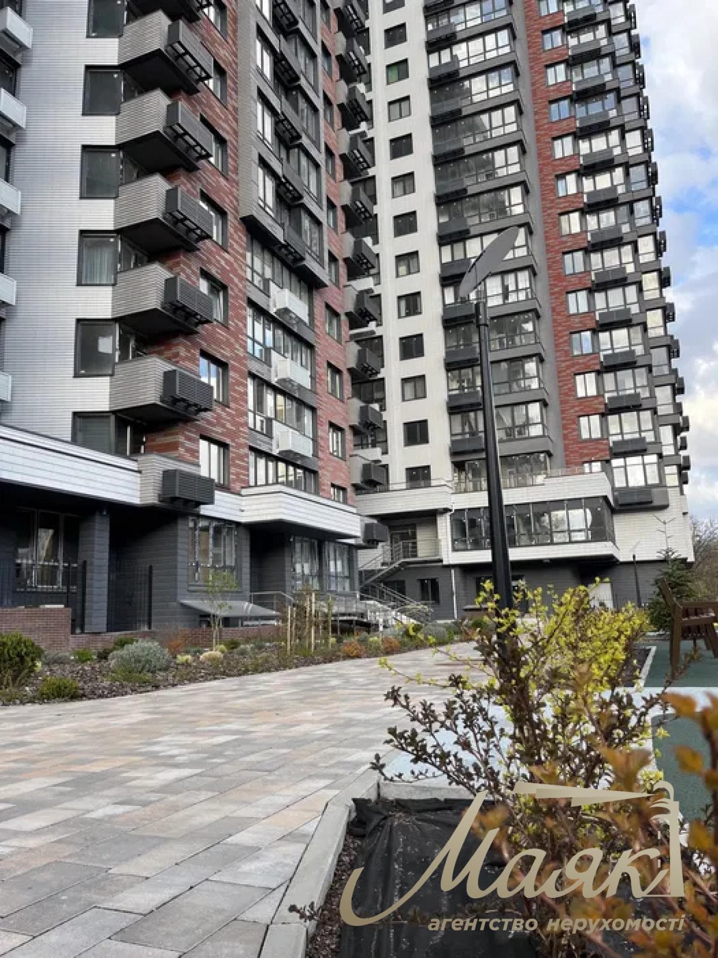 For sale 3-bedroom apartment Residential Complex West House, Kostnaiska street (m. Demeyevskaya)