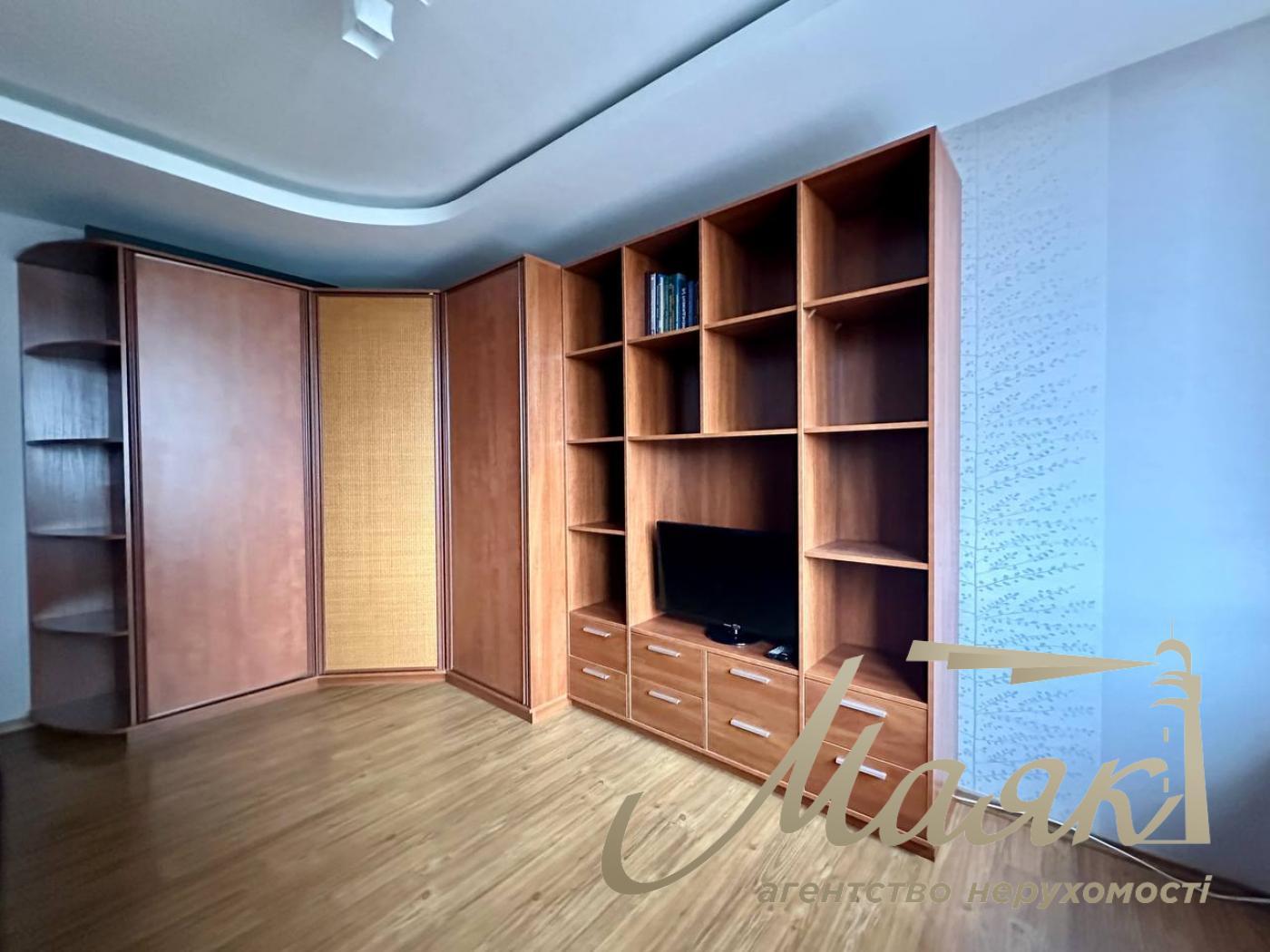 Аренда 3-х комнатной квартиры по ул.Степана Руданского 4-6,метро Сырец.