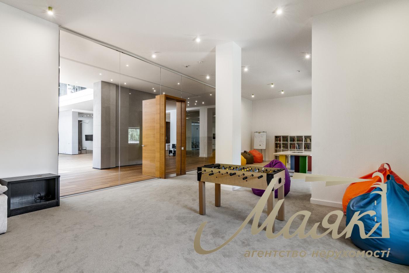 Оренда будівлі 3500м2 у с. с. Красне Перше, поруч із м. Обухів