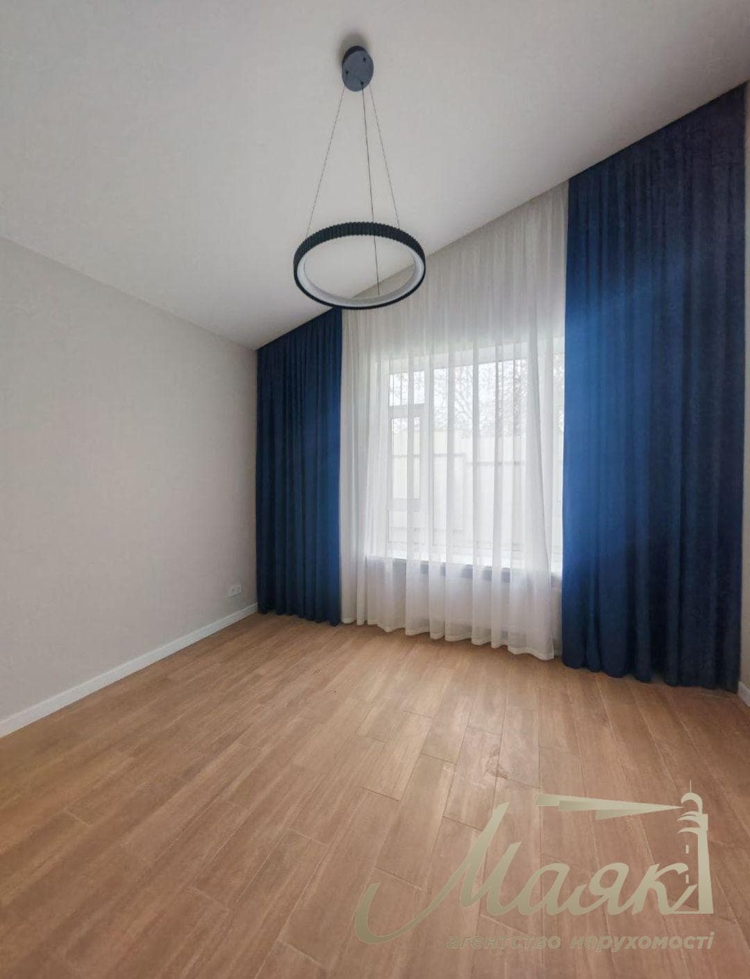 Аренда дома с ремонтом 176,7 м², район Ветряные горю, Подольский район, Киев, новий автономний дом с укрытием.