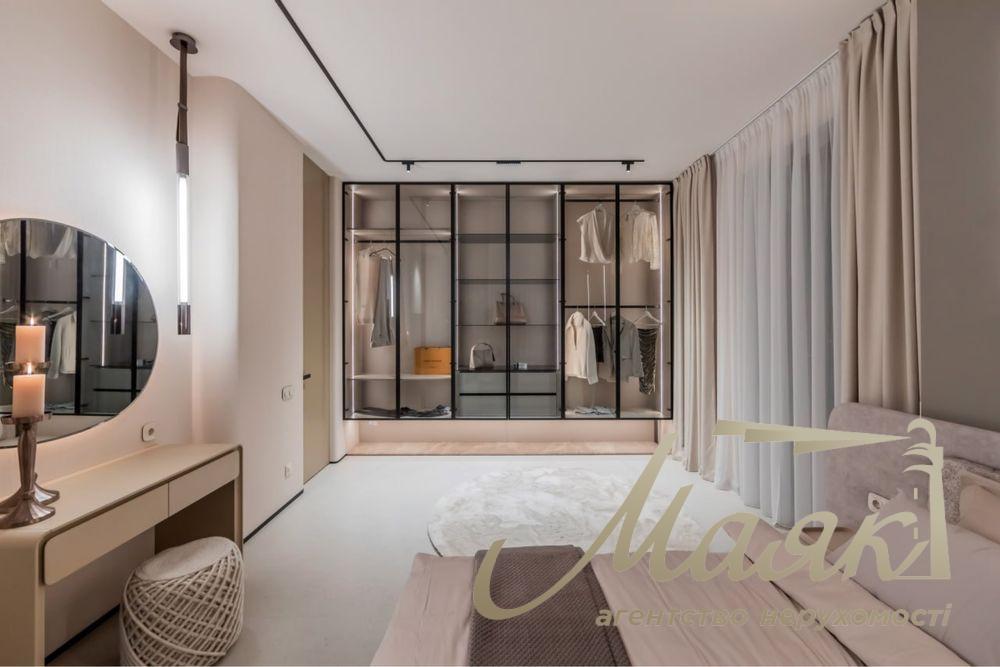 For sale 3-room apartment in Residential Complex Novopecherskie Lipki