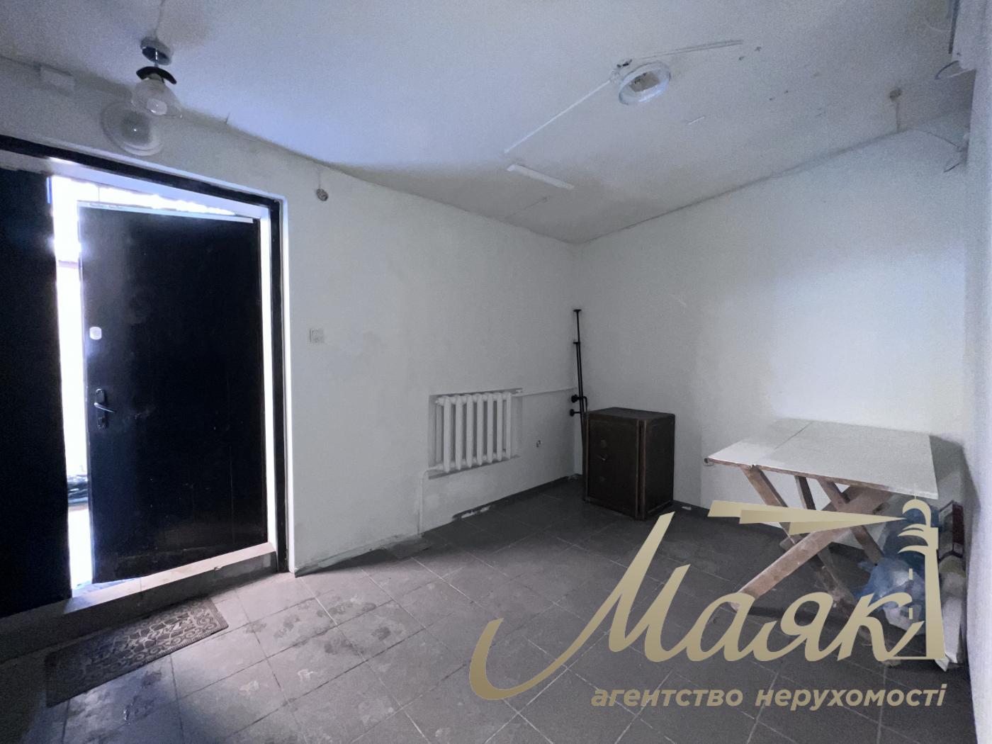 Оренда фасадного приміщення 156м2, Шота Руставелі 15.